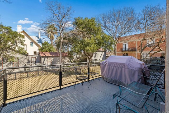 212 Madison Apt 2, San Antonio, TX 78204