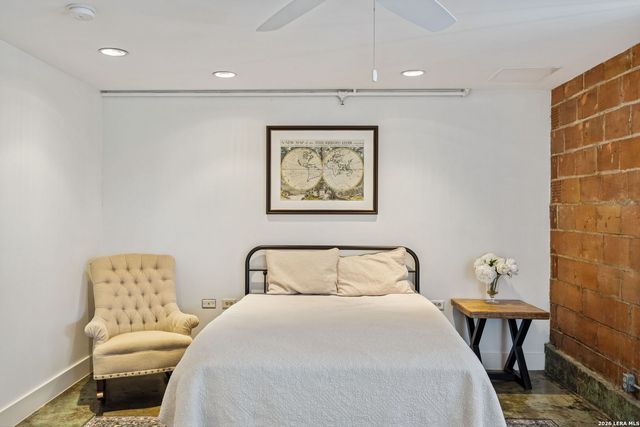 212 Madison Apt 2, San Antonio, TX 78204