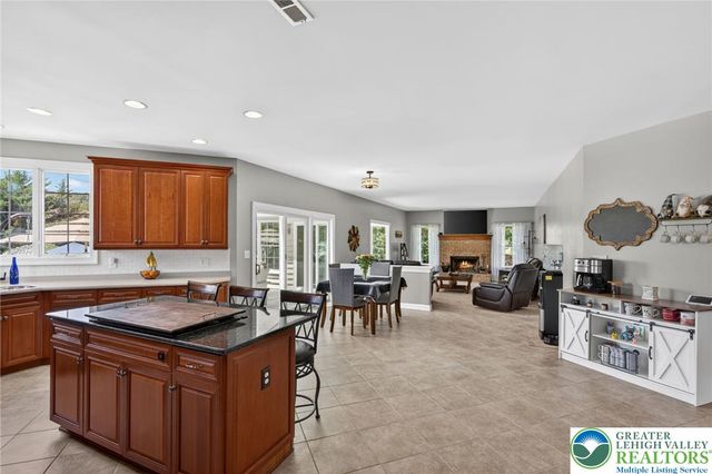 25 Melchor Drive, Williams Twp, PA 18042