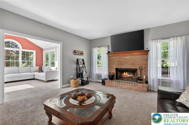25 Melchor Drive, Williams Twp, PA 18042