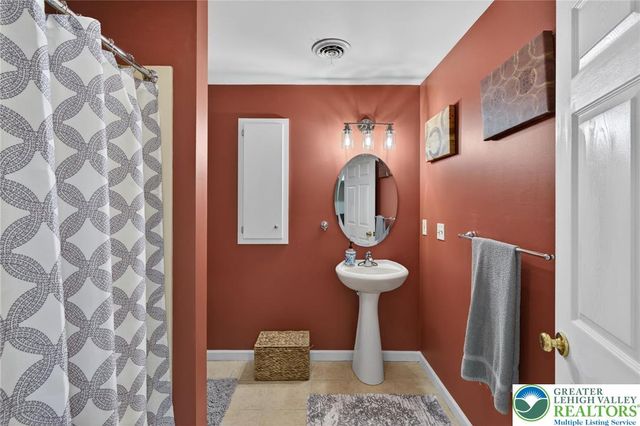 25 Melchor Drive, Williams Twp, PA 18042