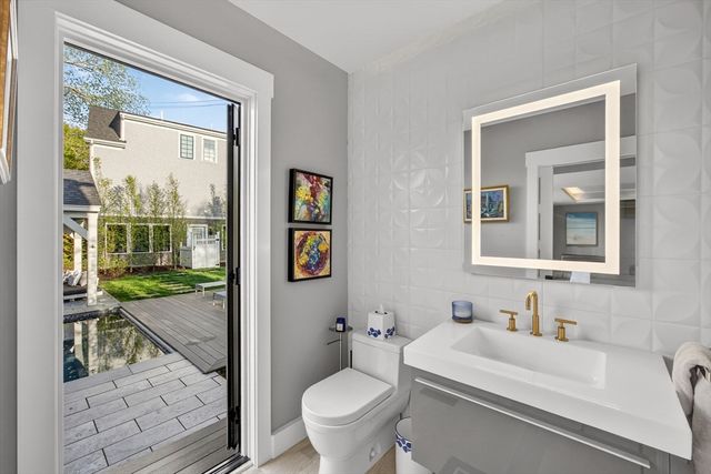 170 Bradford St Ext 2, Provincetown, MA 02657