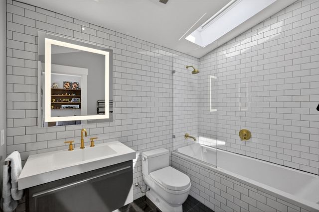 170 Bradford St Ext 2, Provincetown, MA 02657