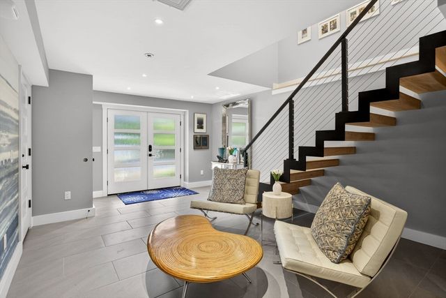 170 Bradford St Ext 2, Provincetown, MA 02657