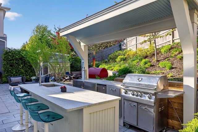 170 Bradford St Ext 2, Provincetown, MA 02657