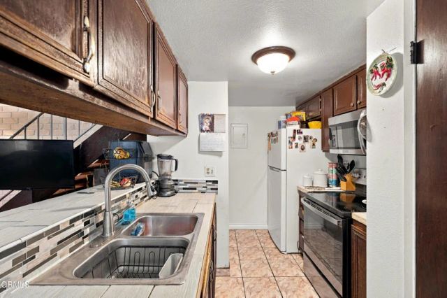 684 W Hemlock Street, Port Hueneme, CA 93041