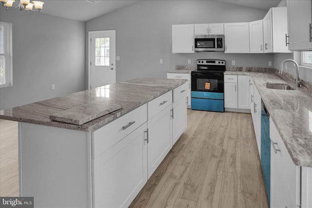 1006 MIDWAY AVE, Temple, PA 19560