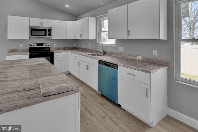 1006 MIDWAY AVE, Temple, PA 19560