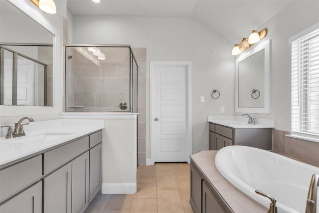 2716 Richard Street, Burleson, TX 76028