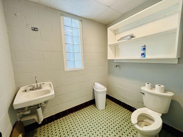 1701 S Campbell Avenue, Springfield, MO 65807