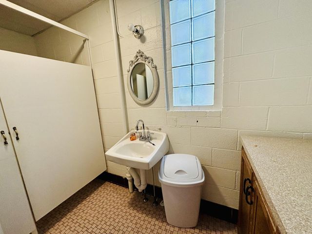 1701 S Campbell Avenue, Springfield, MO 65807