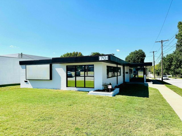 1701 S Campbell Avenue, Springfield, MO 65807