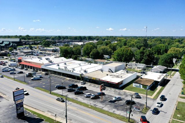 1701 S Campbell Avenue, Springfield, MO 65807