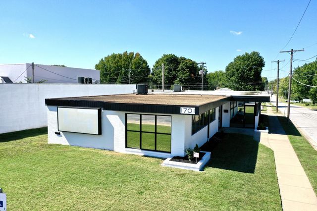 1701 S Campbell Avenue, Springfield, MO 65807