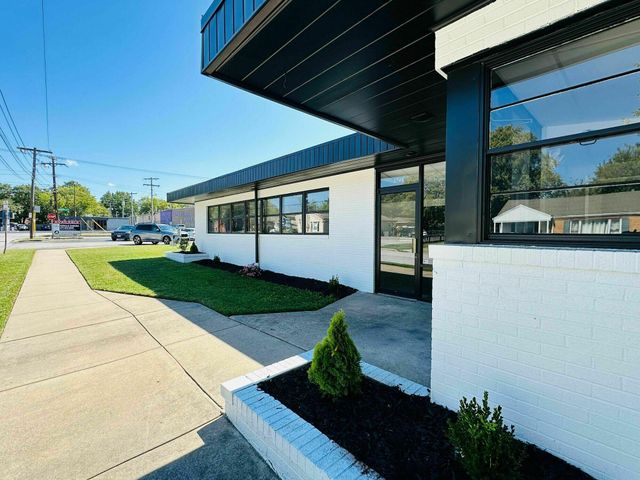 1701 S Campbell Avenue, Springfield, MO 65807