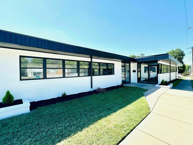 1701 S Campbell Avenue, Springfield, MO 65807