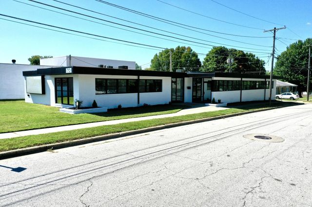 1701 S Campbell Avenue, Springfield, MO 65807