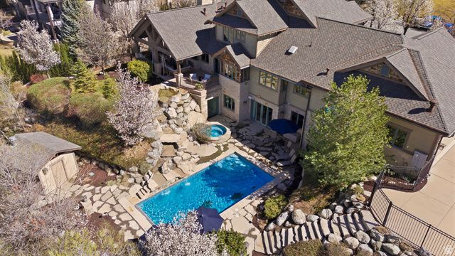 16 SNOW FOREST LN, Sandy, UT 84092