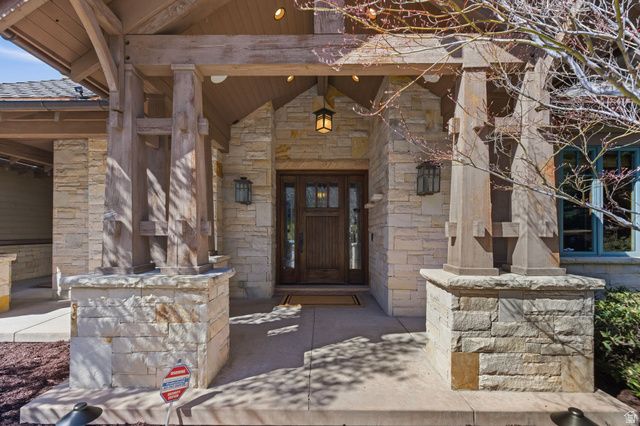 16 SNOW FOREST LN, Sandy, UT 84092