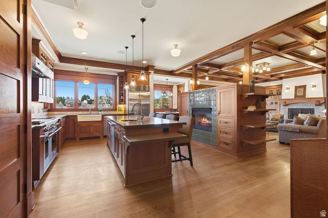 16 SNOW FOREST LN, Sandy, UT 84092