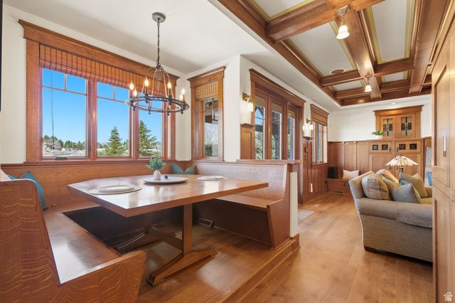 16 SNOW FOREST LN, Sandy, UT 84092