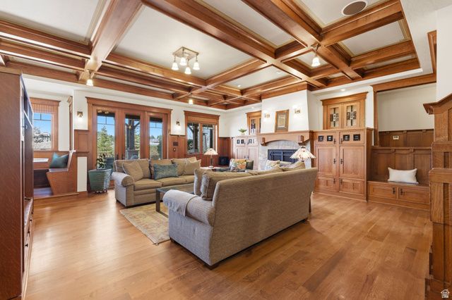 16 SNOW FOREST LN, Sandy, UT 84092