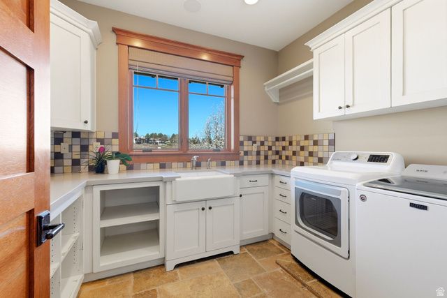 16 SNOW FOREST LN, Sandy, UT 84092