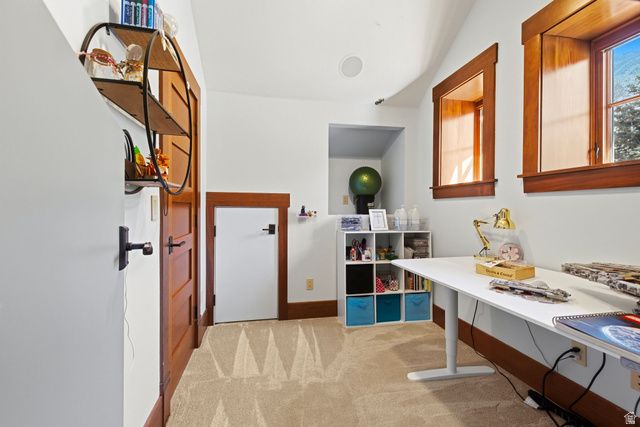 16 SNOW FOREST LN, Sandy, UT 84092