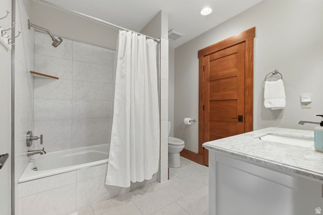 16 SNOW FOREST LN, Sandy, UT 84092