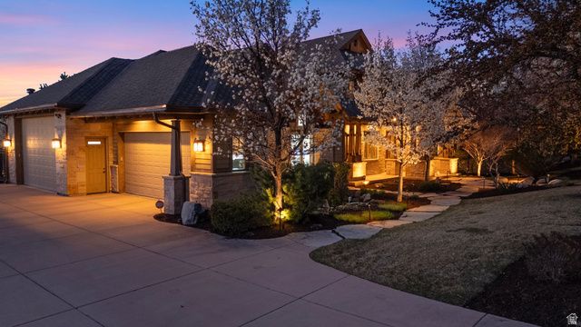 16 SNOW FOREST LN, Sandy, UT 84092