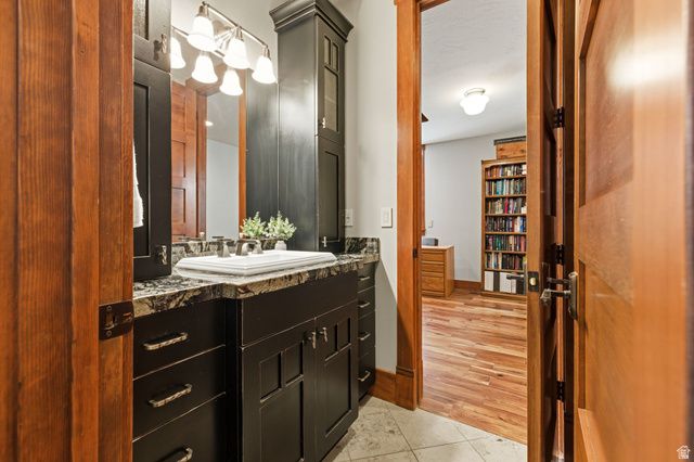 16 SNOW FOREST LN, Sandy, UT 84092