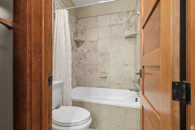 16 SNOW FOREST LN, Sandy, UT 84092