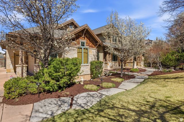 16 SNOW FOREST LN, Sandy, UT 84092