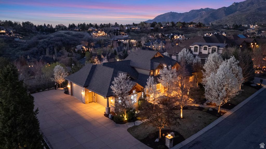 16 SNOW FOREST LN, Sandy, UT 84092