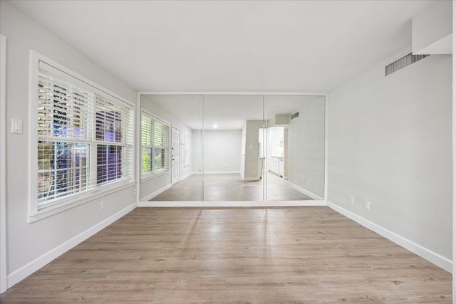 3224 Timmons Lane 143, Houston, TX 77027