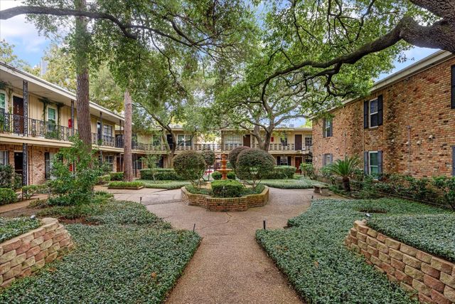 3224 Timmons Lane 143, Houston, TX 77027