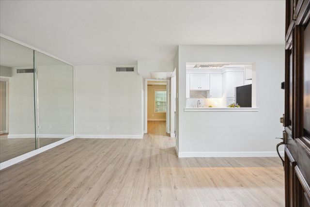 3224 Timmons Lane 143, Houston, TX 77027