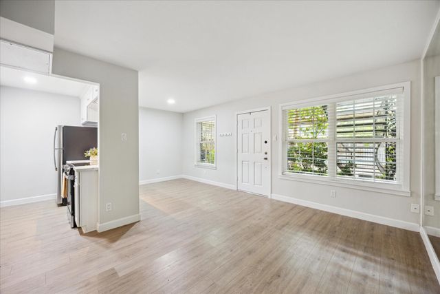 3224 Timmons Lane 143, Houston, TX 77027