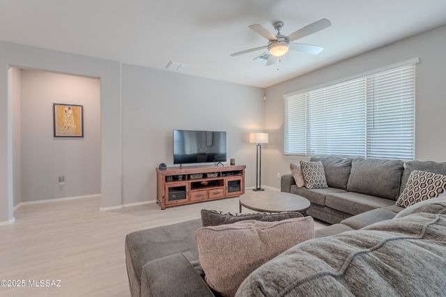 10245 S Wheel Spoke Lane, Vail, AZ 85641