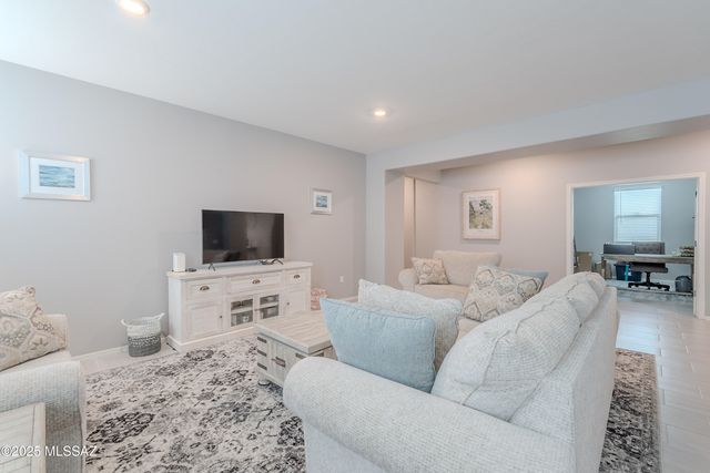 10245 S Wheel Spoke Lane, Vail, AZ 85641