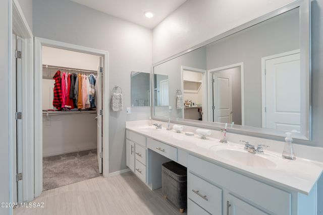 10245 S Wheel Spoke Lane, Vail, AZ 85641