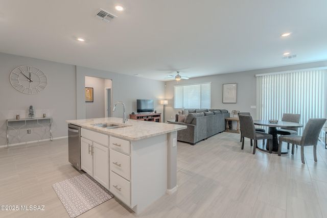 10245 S Wheel Spoke Lane, Vail, AZ 85641