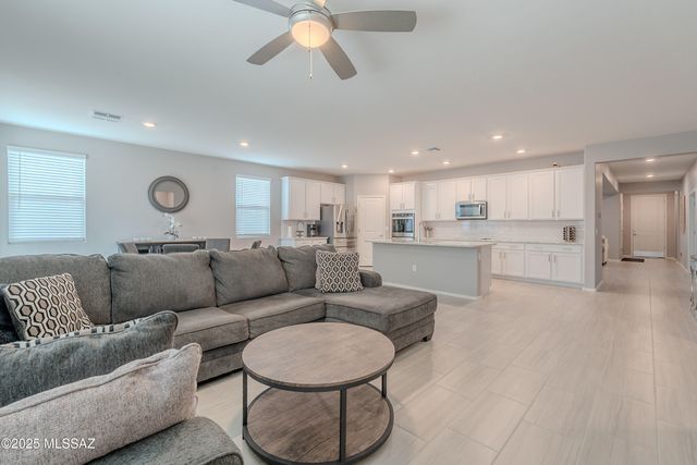 10245 S Wheel Spoke Lane, Vail, AZ 85641