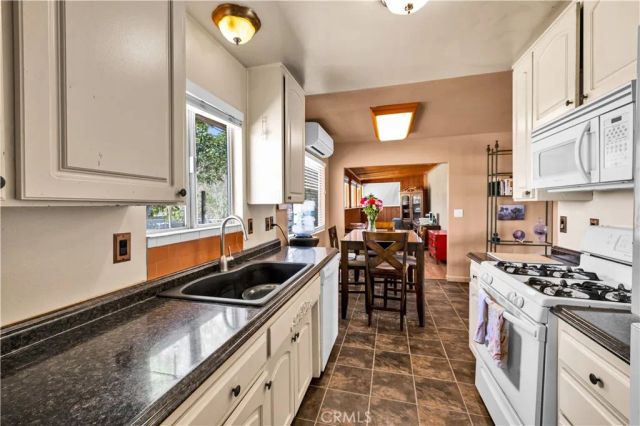7817 Valley Vista Avenue, Yucca Valley, CA 92284