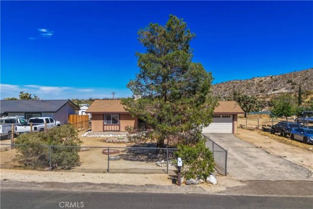 7817 Valley Vista Avenue, Yucca Valley, CA 92284
