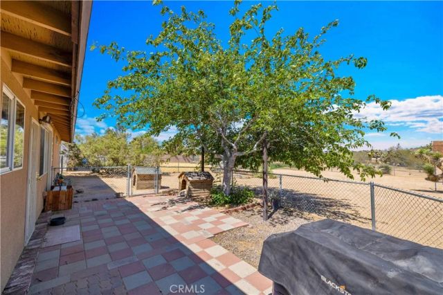 7817 Valley Vista Avenue, Yucca Valley, CA 92284