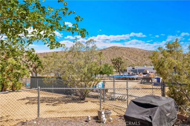 7817 Valley Vista Avenue, Yucca Valley, CA 92284
