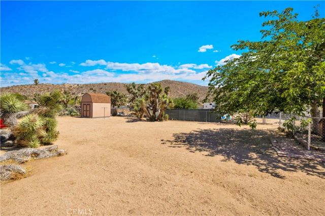 7817 Valley Vista Avenue, Yucca Valley, CA 92284