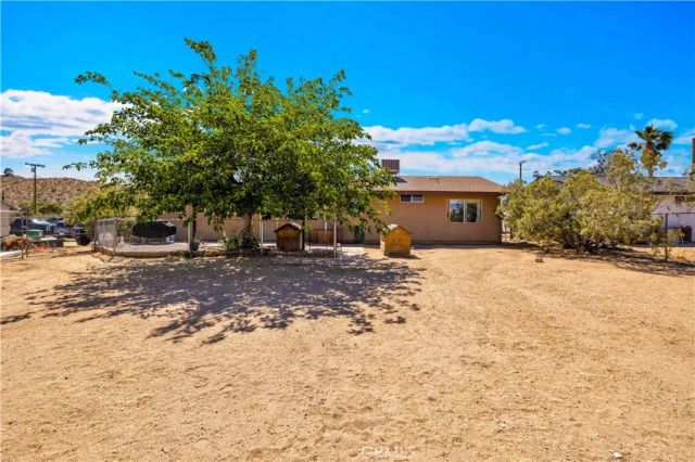 7817 Valley Vista Avenue, Yucca Valley, CA 92284