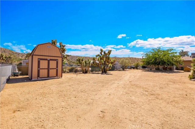 7817 Valley Vista Avenue, Yucca Valley, CA 92284